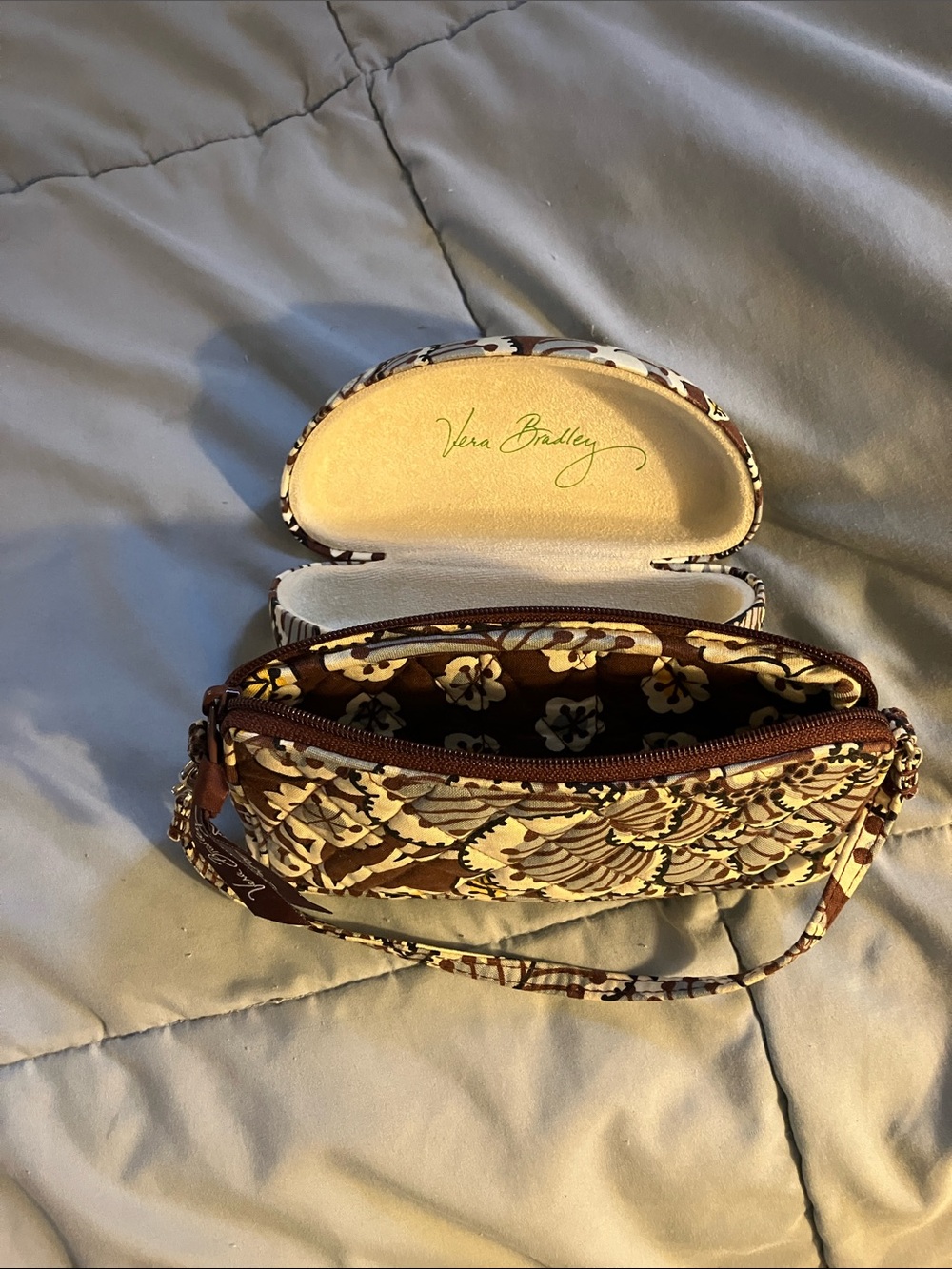 Vera Bradley Quilted Wristlet  and  matching eye glass case - Picture 3 of 5